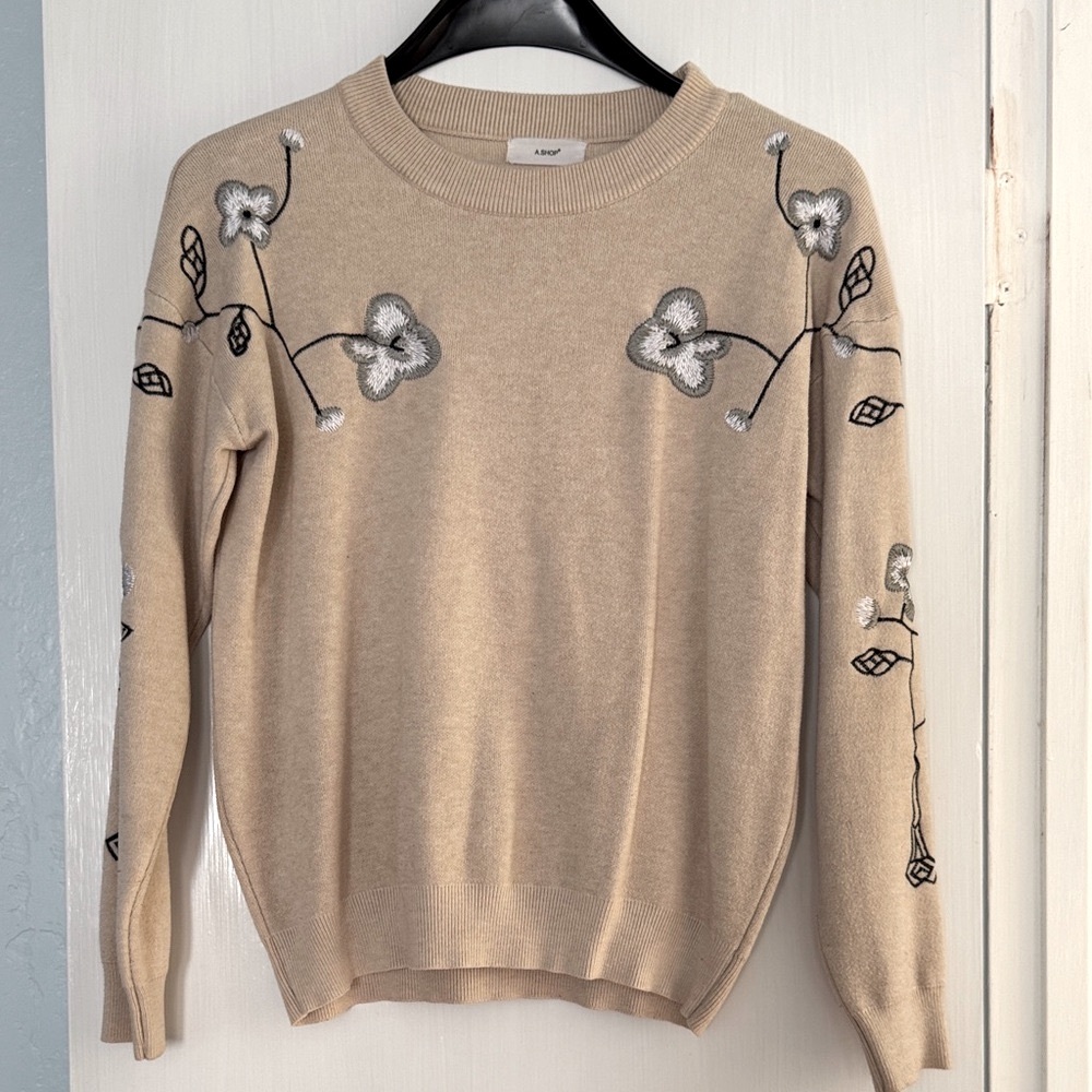 Sweater with Floral Embroidery